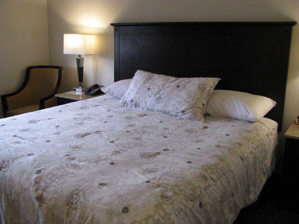 Billy Barker Casino Hotel Quesnel Εξωτερικό φωτογραφία
