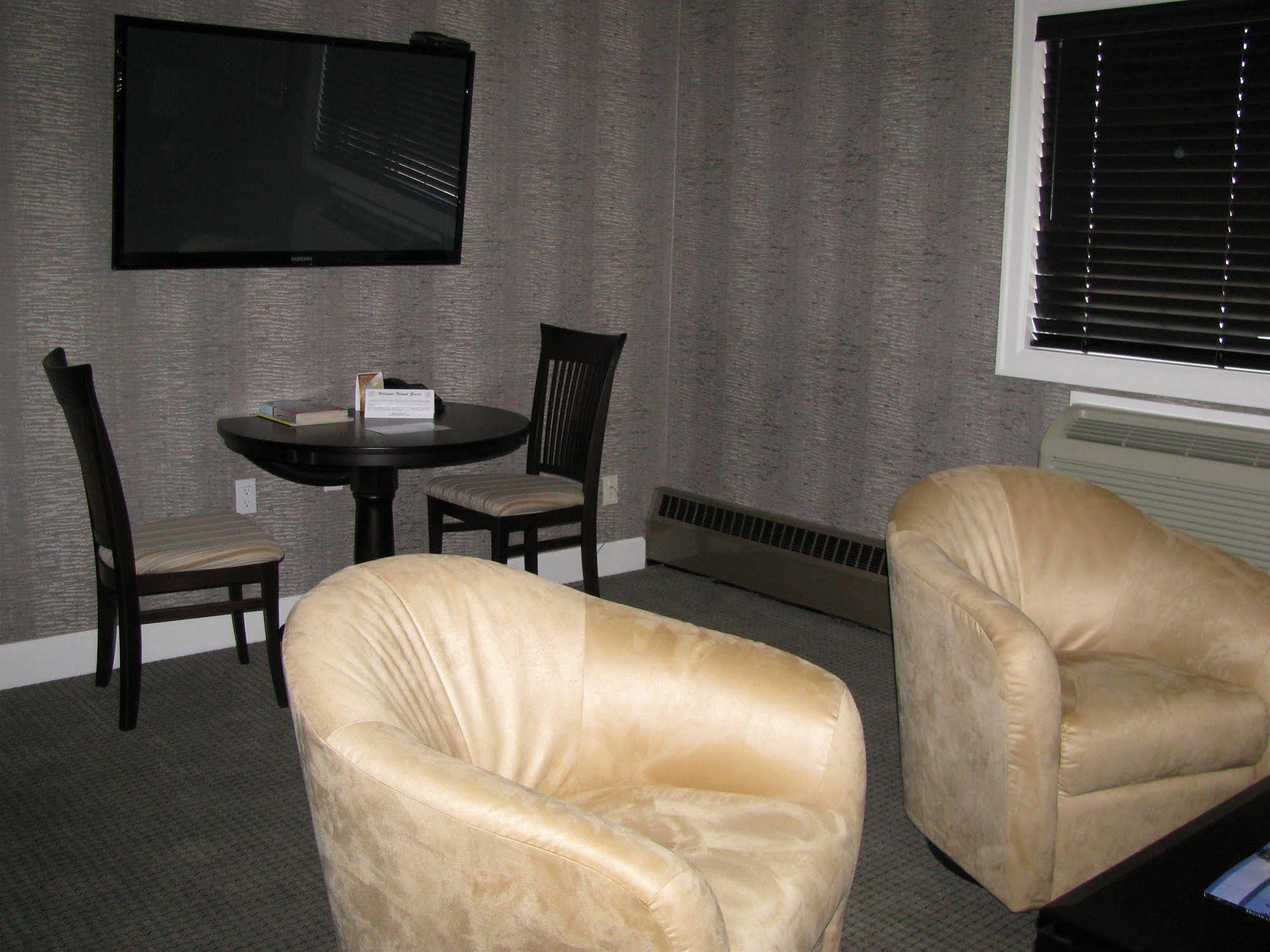 Billy Barker Casino Hotel Quesnel Εξωτερικό φωτογραφία
